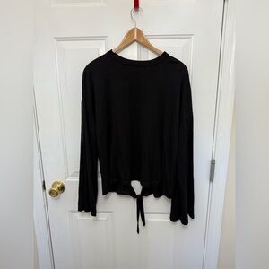 Maven West Black Top With Flared Sleeves And Keyhole Back Size Medium Casual